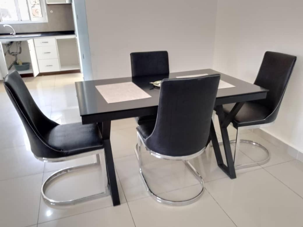 Résidence Rosalie Yaoundé Habitación foto