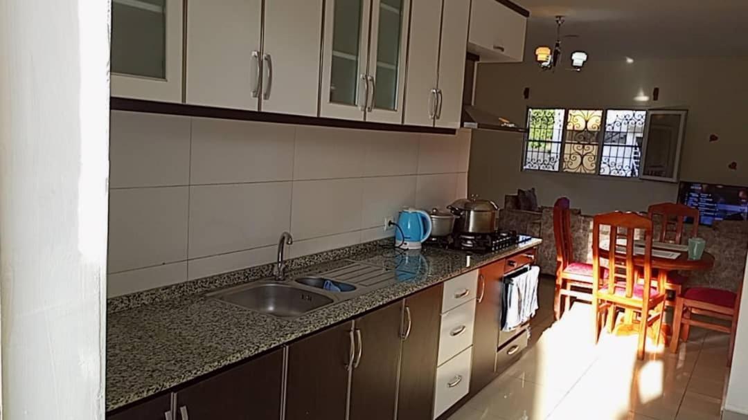 Résidence Rosalie Yaoundé Habitación foto
