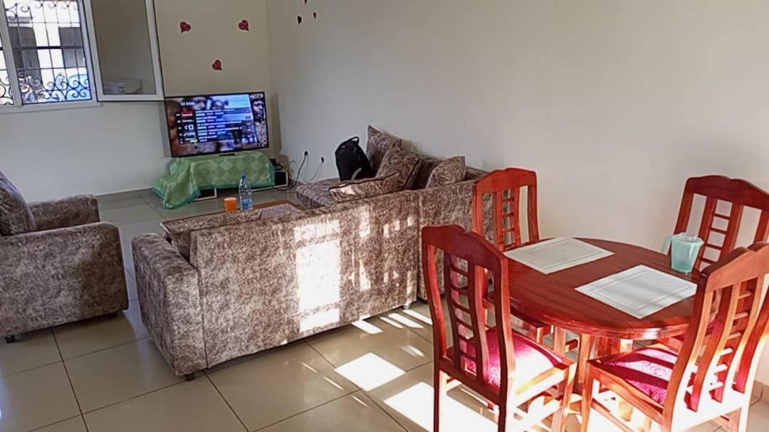 Résidence Rosalie Yaoundé Habitación foto